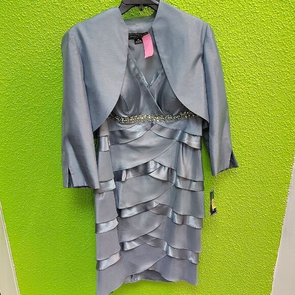 Jessica Howard Gray Tiered Ruffle Midi Dress - Picture 1 of 4